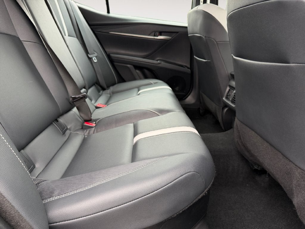Used 2026 Toyota Camry SE FWD image 23