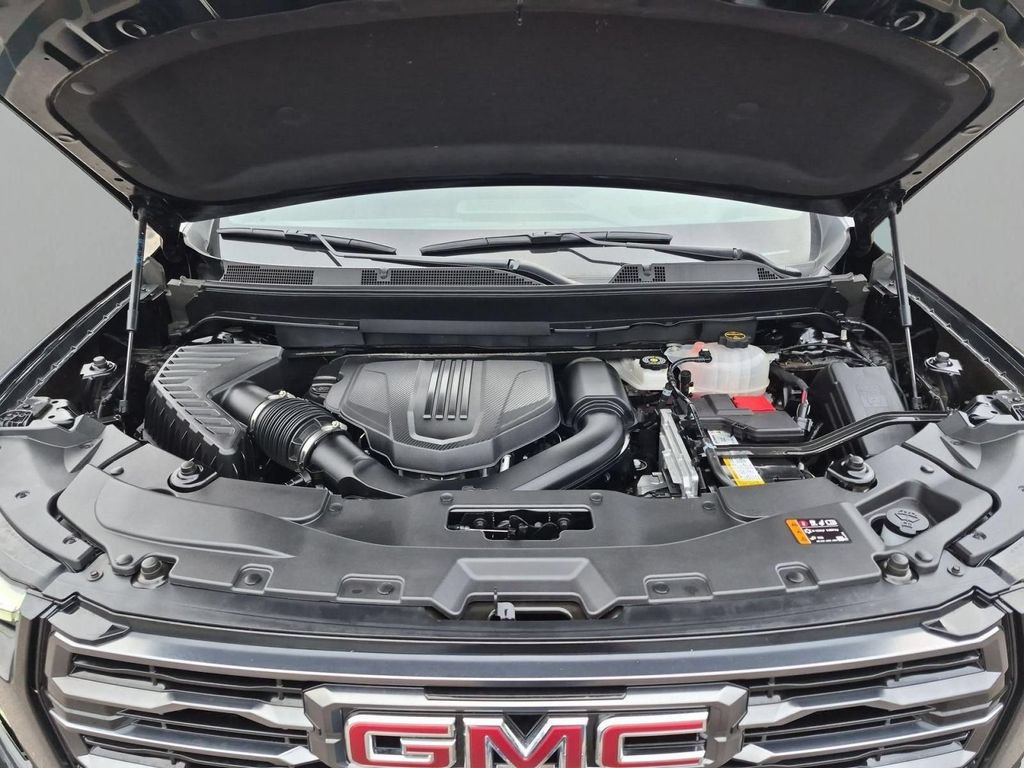 Used 2025 GMC Acadia AT4 AWD/4WD image 30