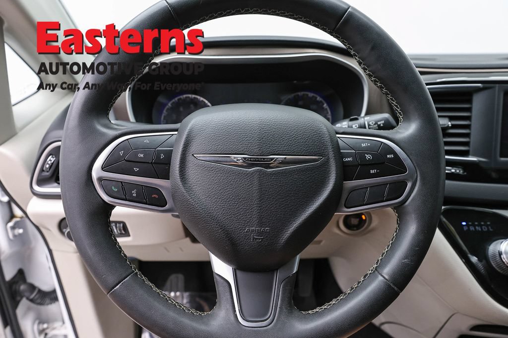Used 2022 Chrysler Voyager LX FWD image 10