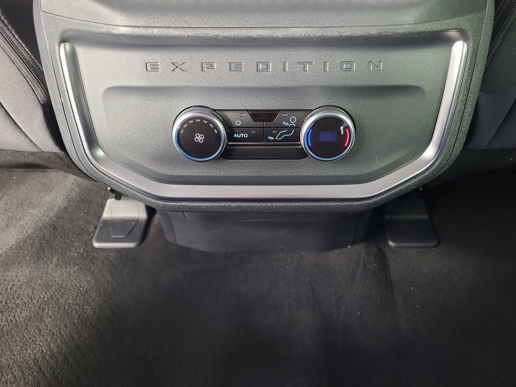 Used 2025 Ford Expedition Max Active AWD/4WD image 16