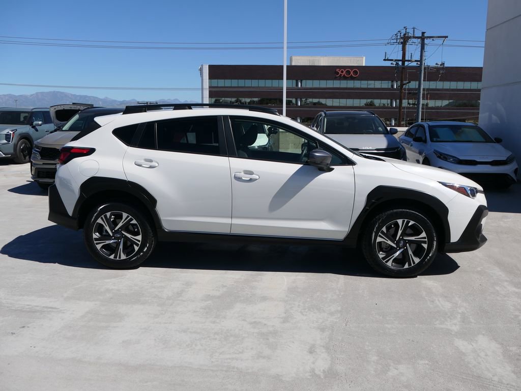 Used 2024 Subaru Crosstrek 2.0i Premium w/ Crosstrek Mirror Package AWD/4WD image 3
