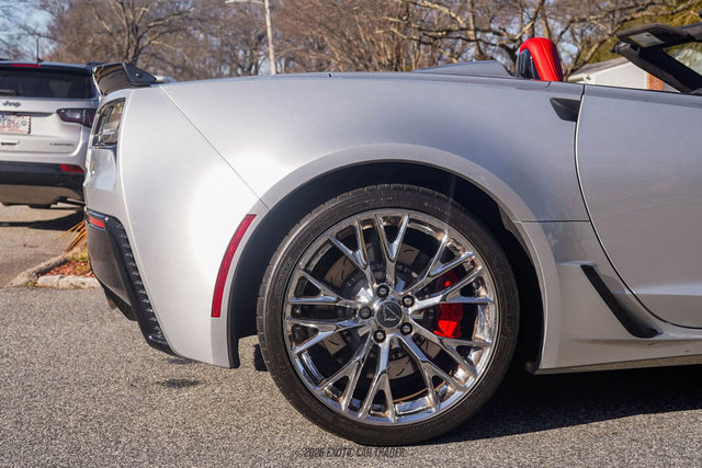 Used 2015 Chevrolet Corvette Z06 w/ 3LZ Preferred Equipment Group RWD image 10