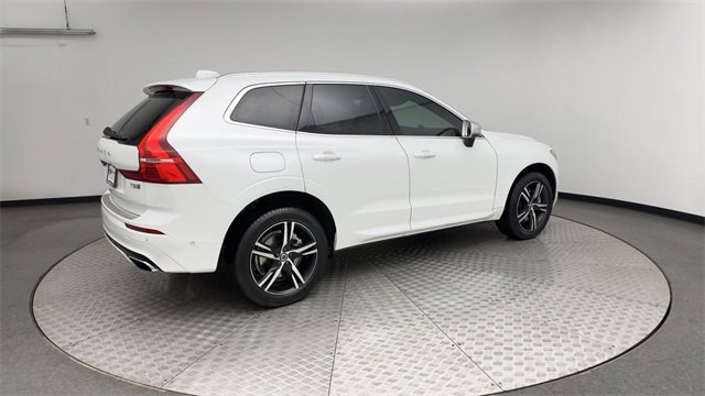 Used 2018 Volvo XC60 T8 R-Design w/ Convenience Package image 2