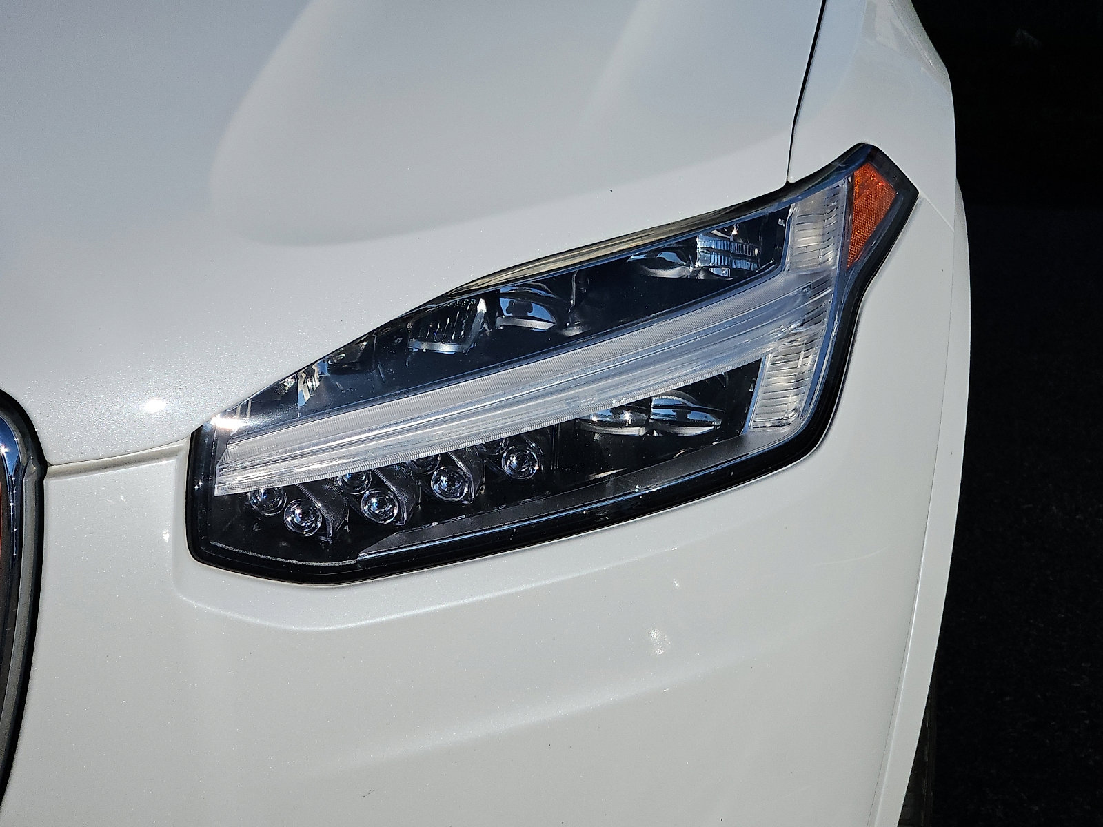 Used 2018 Volvo XC90 T5 Momentum w/ Protection Package image 4