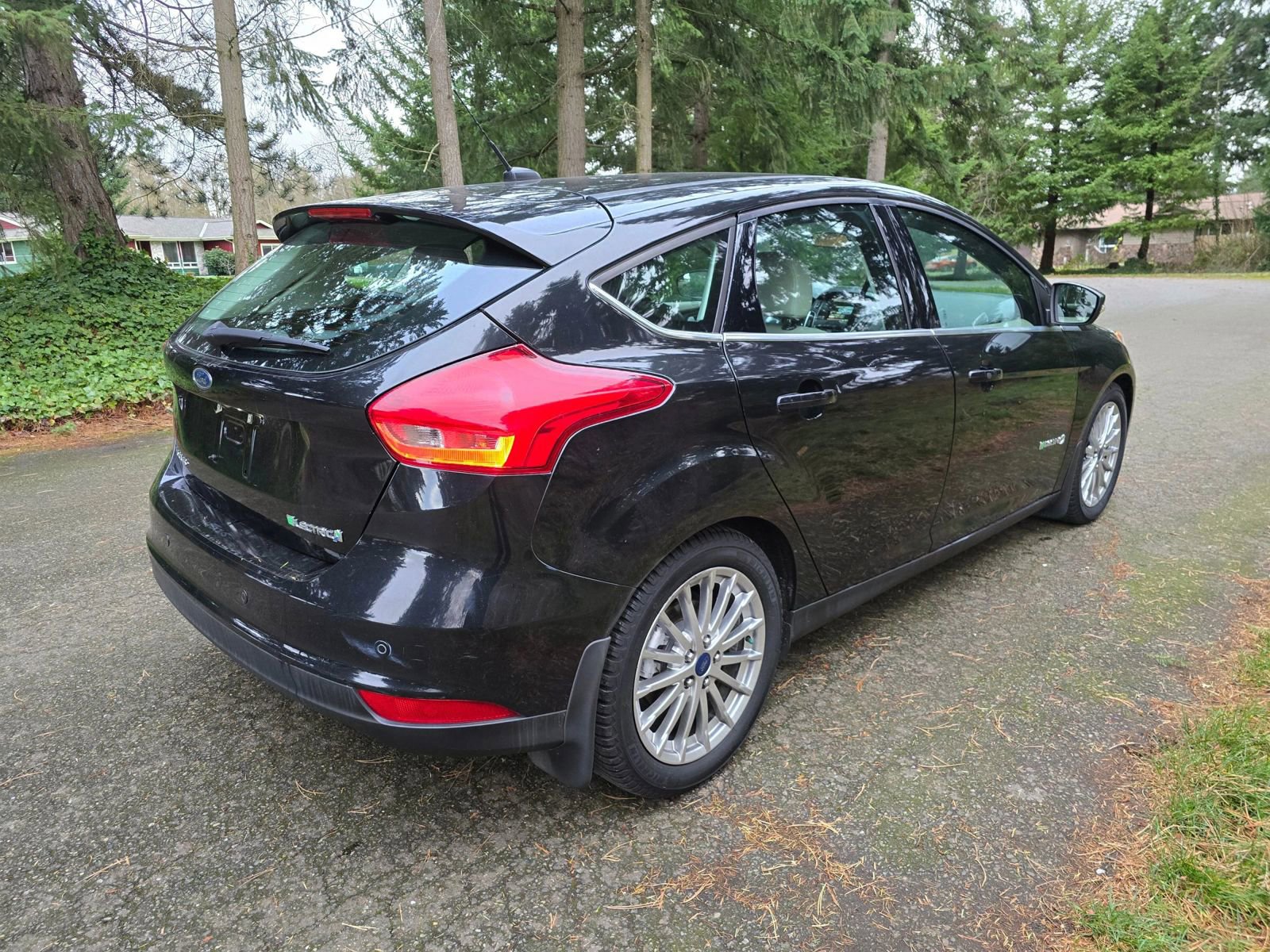 Used 2015 Ford Focus Electric Hatchback w/ Exterior Protection Package image 5