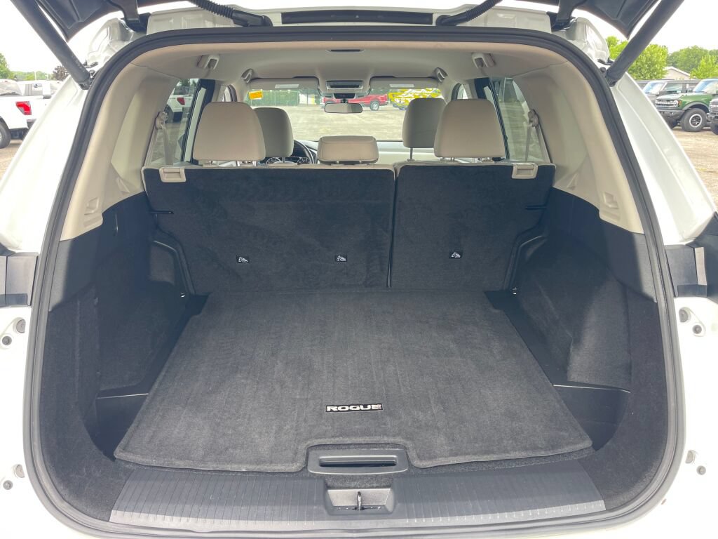 Used 2025 Nissan Rogue SV AWD/4WD image 24