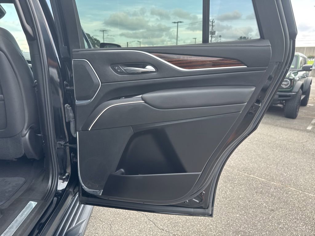 Used 2021 Cadillac Escalade Premium Luxury image 20