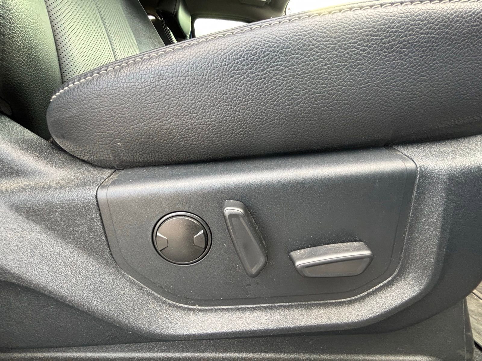 Used 2021 Ford F350 Lariat image 24