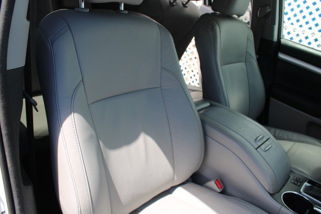 Used 2016 Toyota Highlander XLE FWD image 12