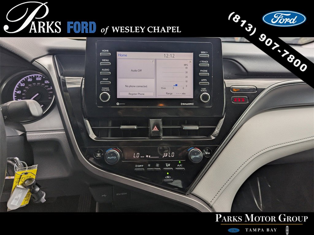 Used 2022 Toyota Camry SE image 19