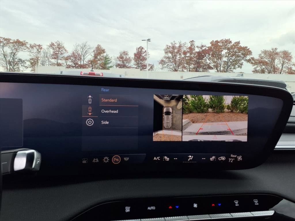 Used 2025 Buick Enclave Preferred w/ Power Package image 19