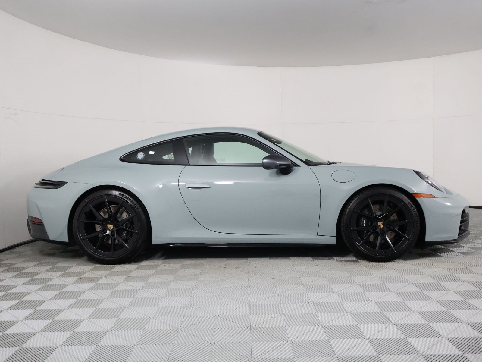 New 2026 Porsche 911 Carrera T RWD image 8
