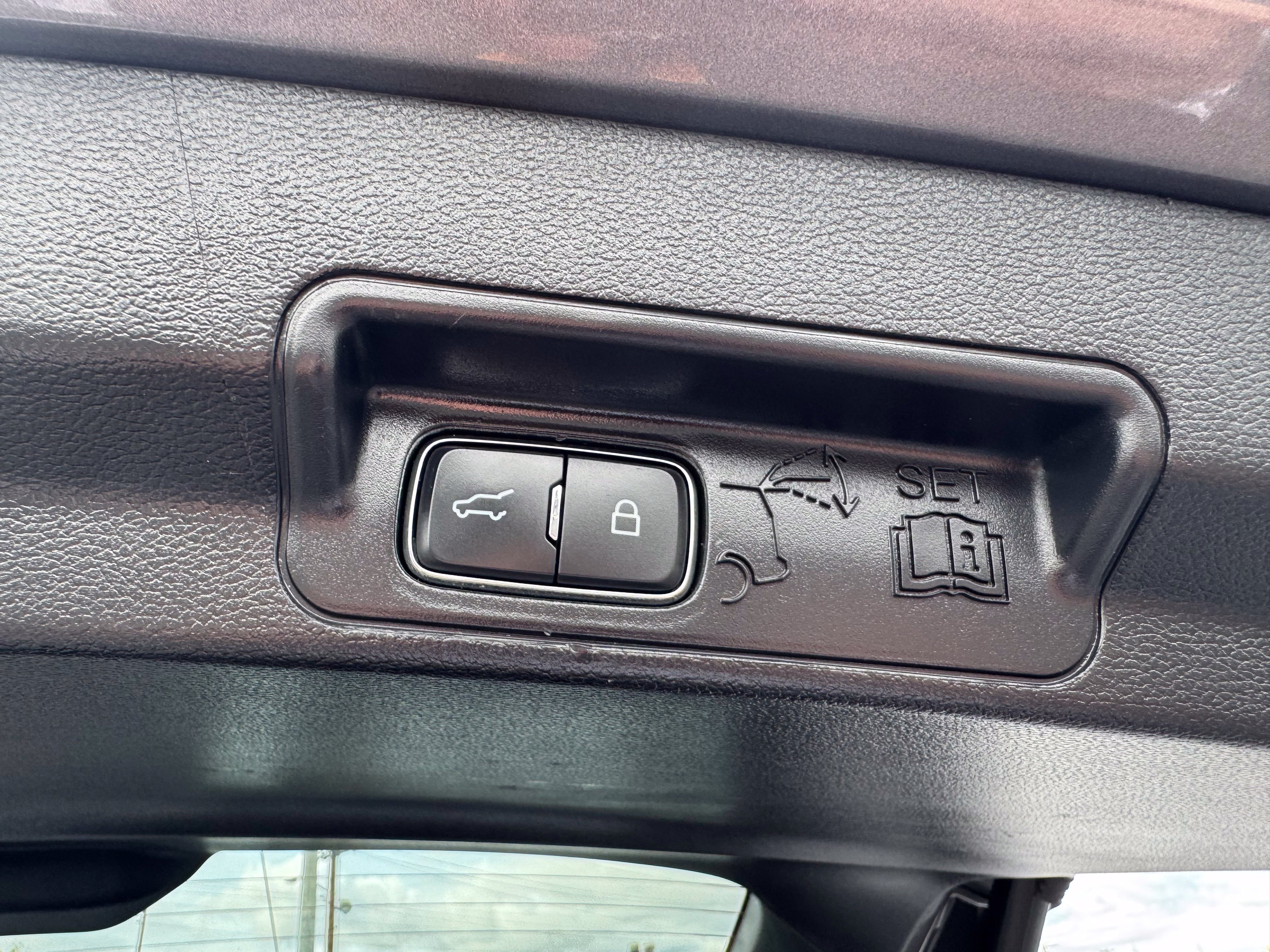 Used 2022 Ford Explorer Limited AWD/4WD image 62