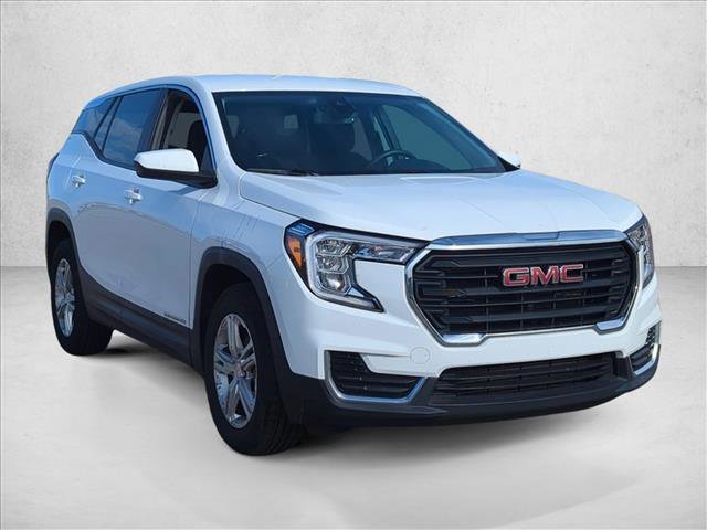 Used 2024 GMC Terrain SLE image 3