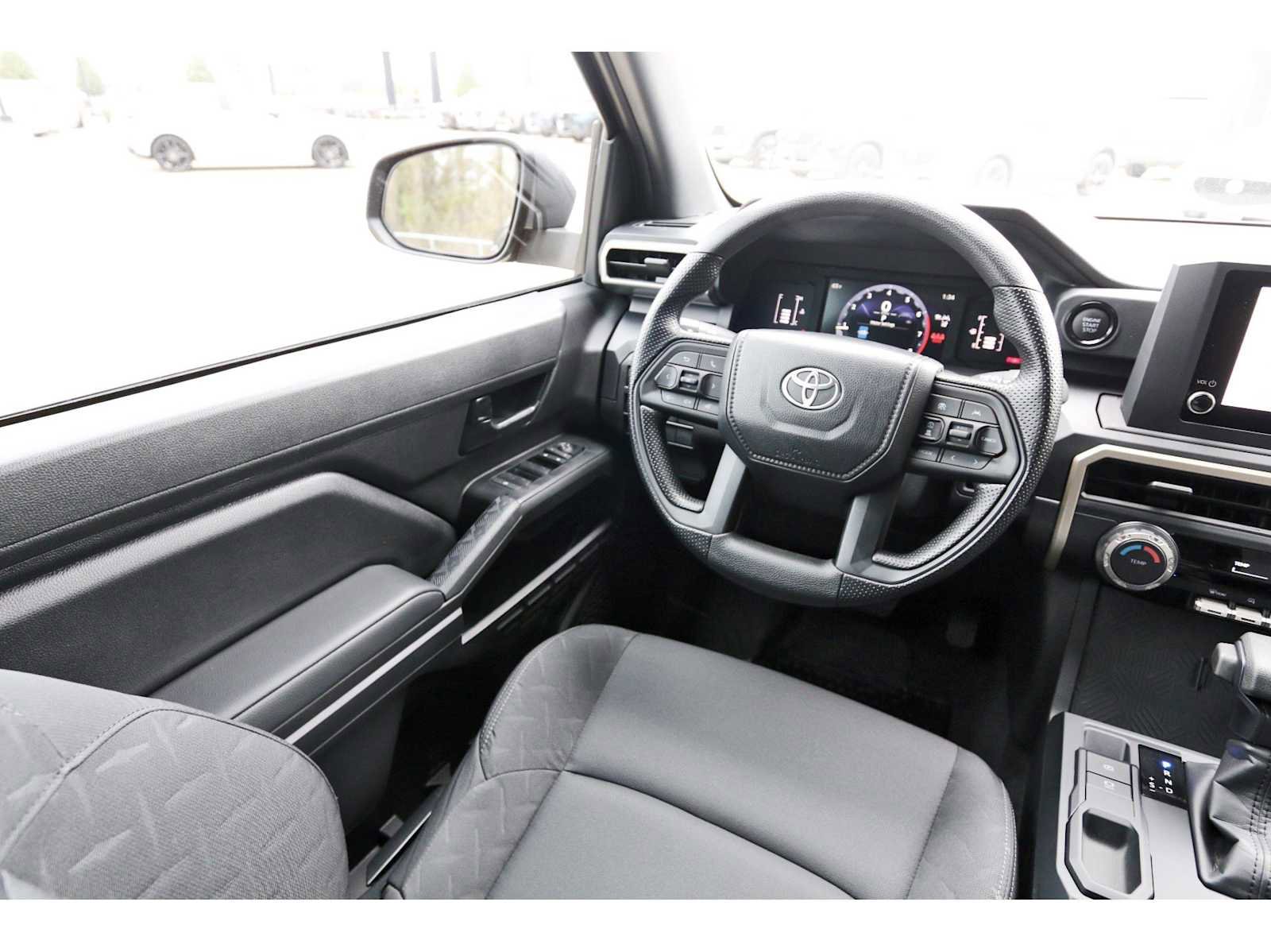 Used 2025 Toyota Tacoma SR image 6