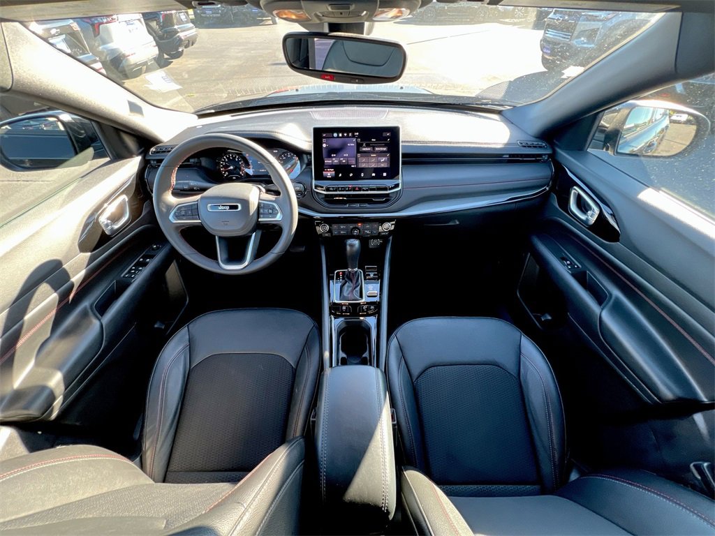 Used 2024 Jeep Compass Trailhawk image 18