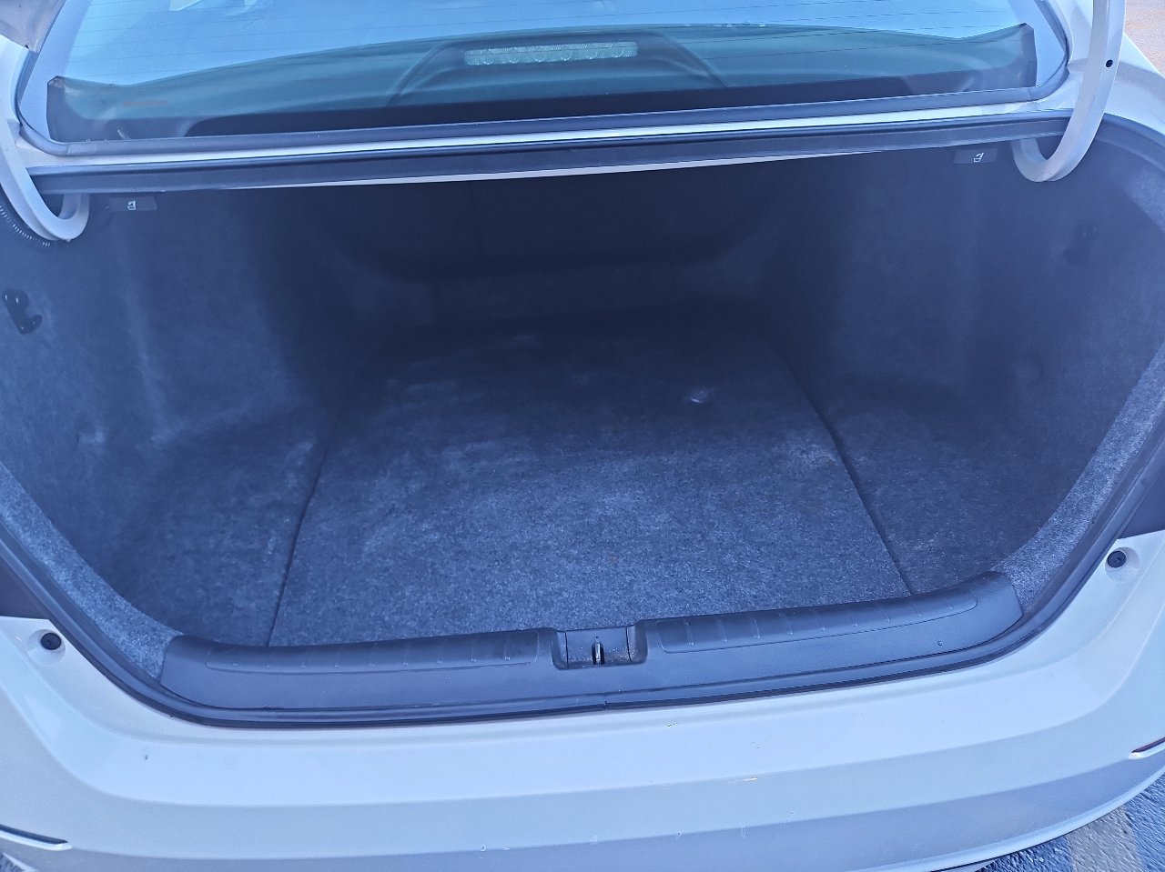 Used 2018 Honda Accord EX-L image 13