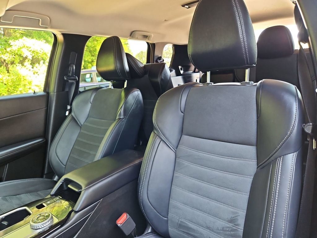 Used 2025 Mitsubishi Outlander SE AWD/4WD image 23