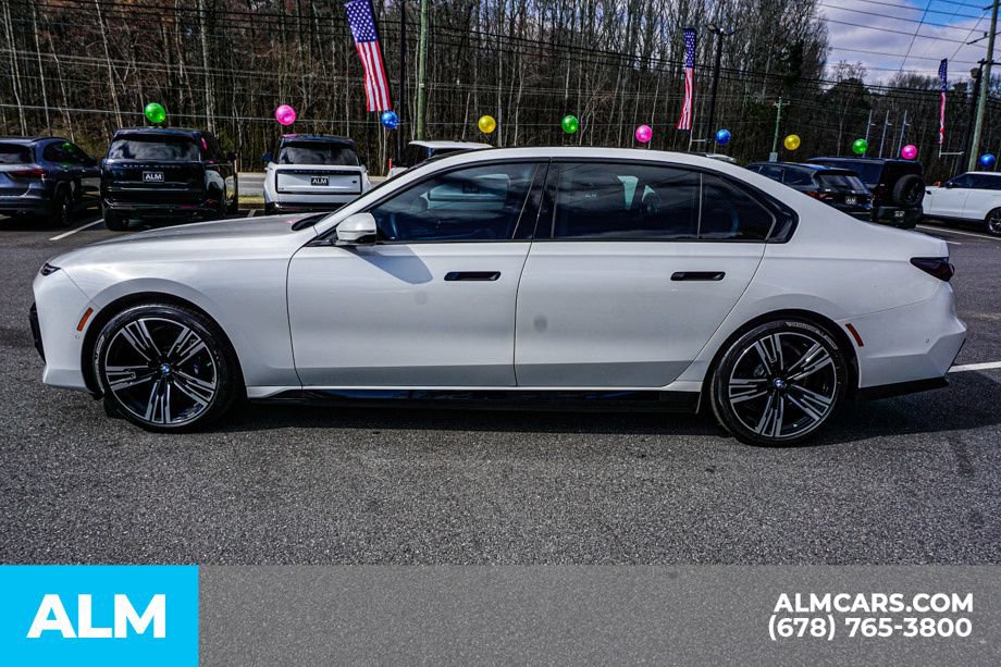 Used 2025 BMW i7 eDrive50 w/ M Sport Package RWD image 6