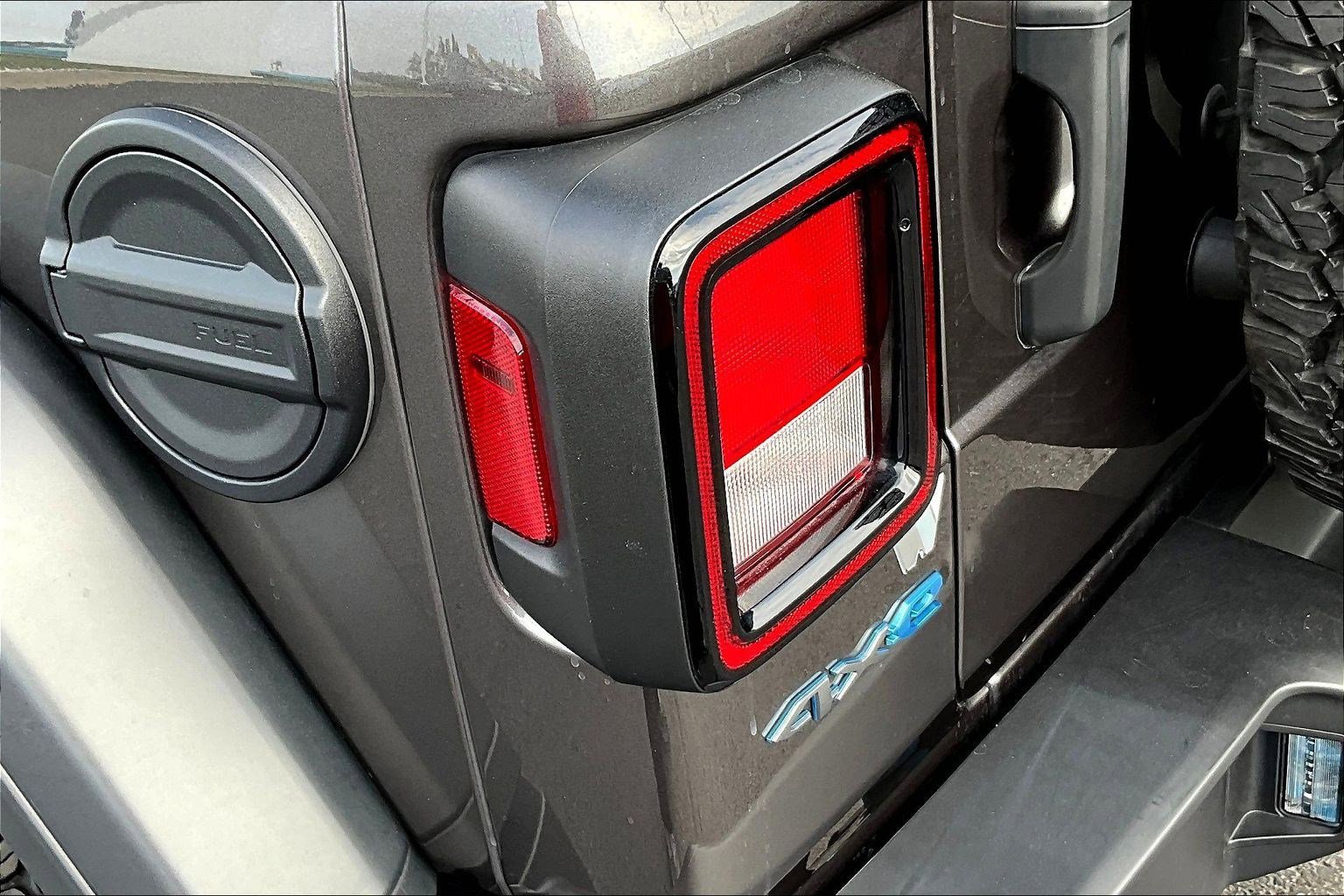 Used 2024 Jeep Wrangler Unlimited AWD/4WD image 22
