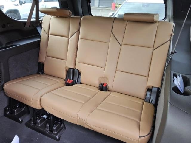 Used 2025 Cadillac Escalade ESV Premium Luxury w/ Touring Package image 6