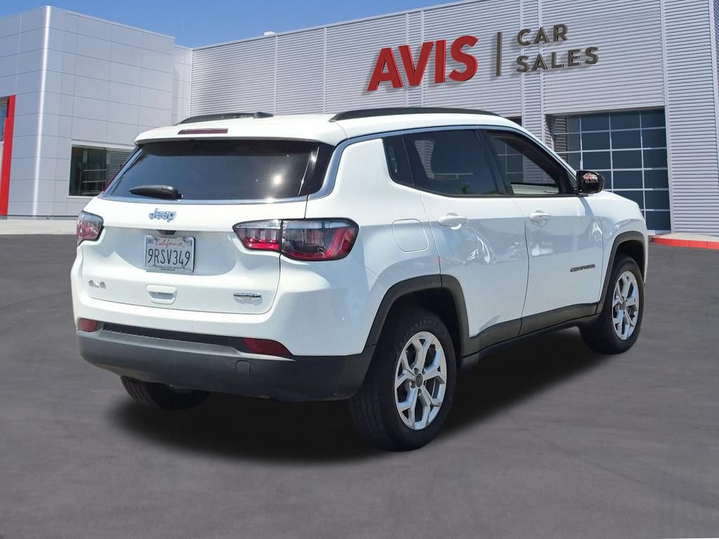 Used 2025 Jeep Compass Latitude w/ Sun & Sound Group AWD/4WD image 6