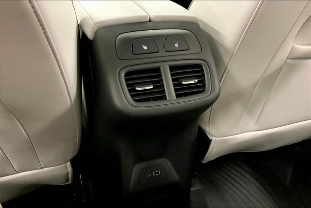Used 2024 Buick Envision Avenir image 33