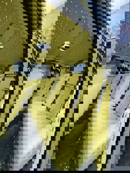 Used 2024 Rolls-Royce Phantom Sedan RWD image 14