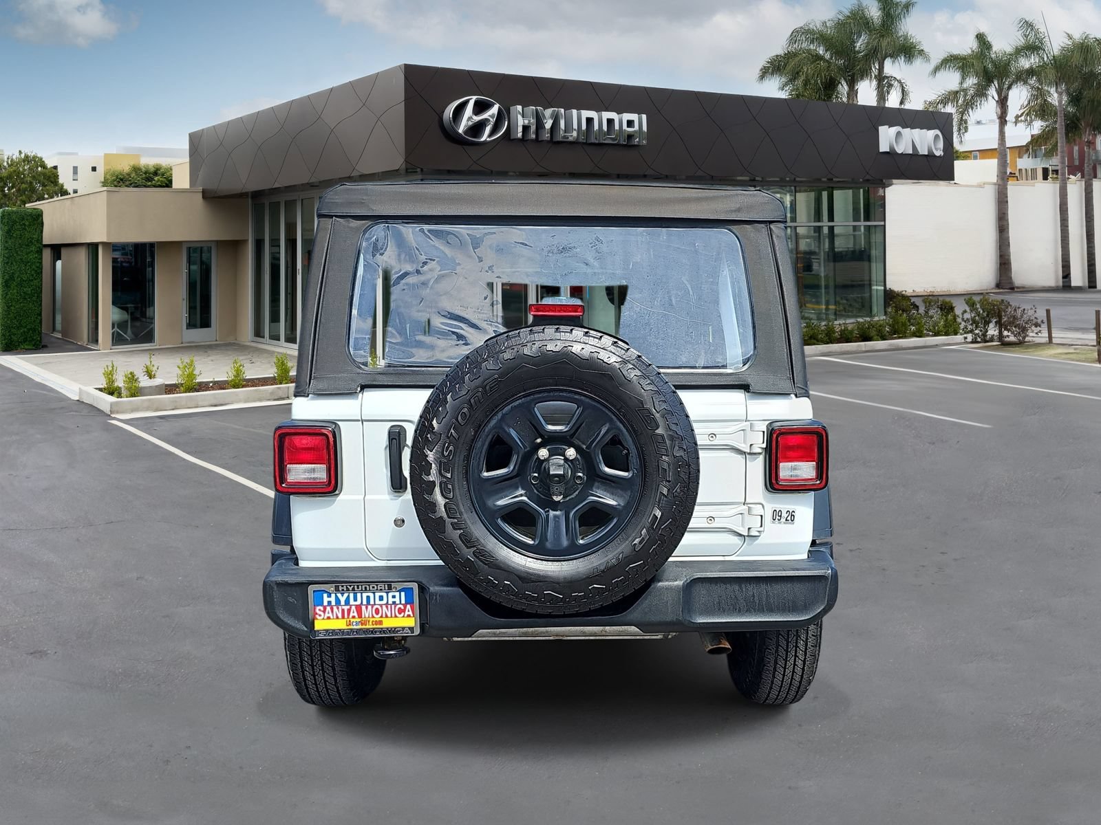 Used 2023 Jeep Wrangler Unlimited Sport AWD/4WD image 4