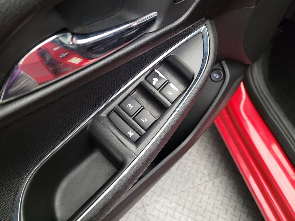 Used 2017 Chevrolet Cruze LS FWD image 27