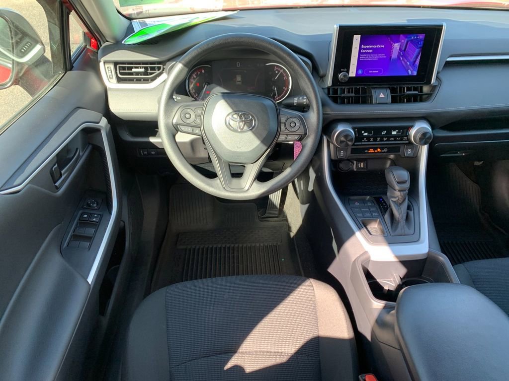 Used 2025 Toyota RAV4 LE AWD/4WD image 17