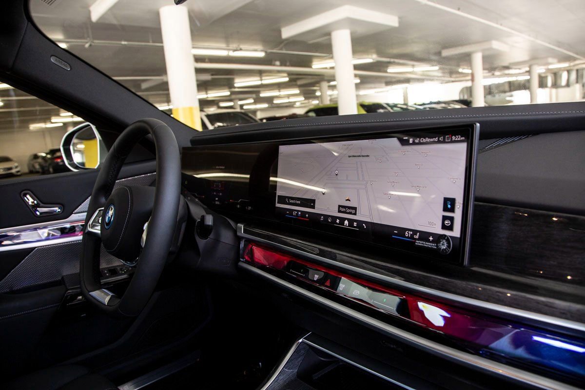 New 2025 BMW i7 xDrive60 image 30