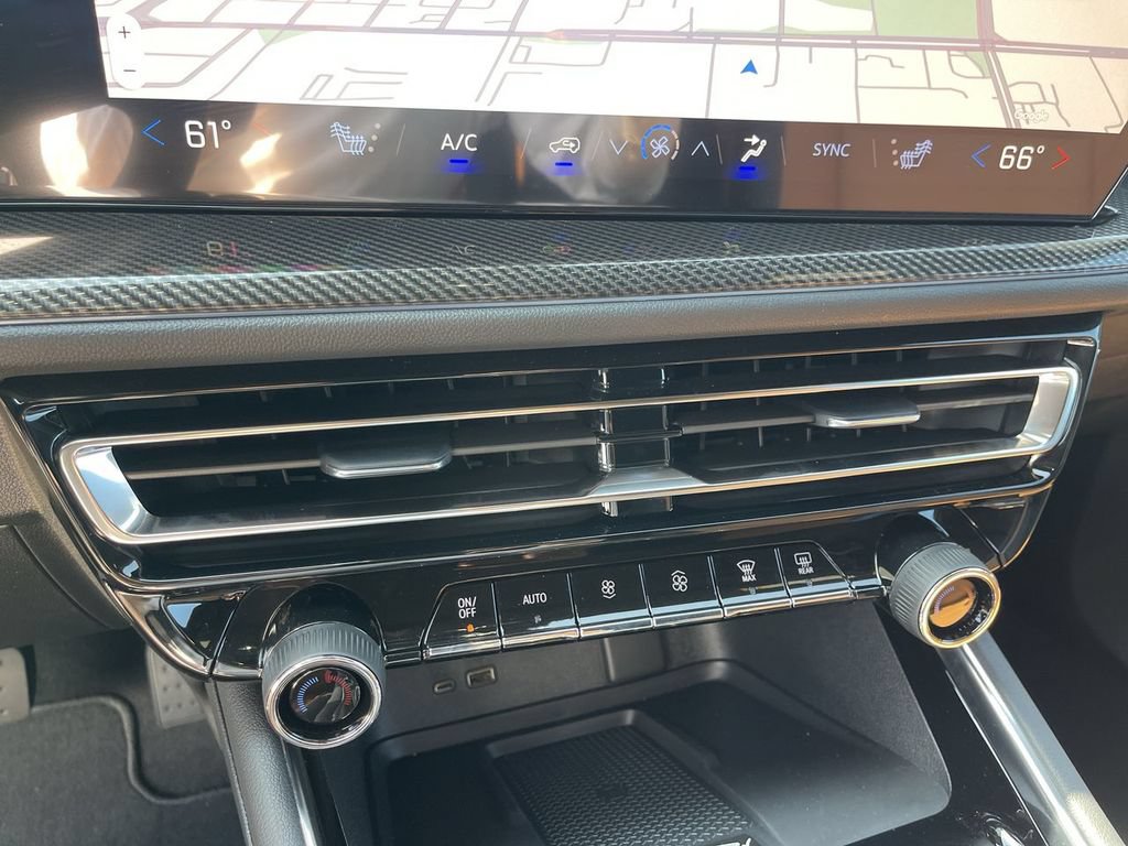 New 2027 Chevrolet Traverse Z71 w/ Enhanced Driving Package AWD/4WD image 17