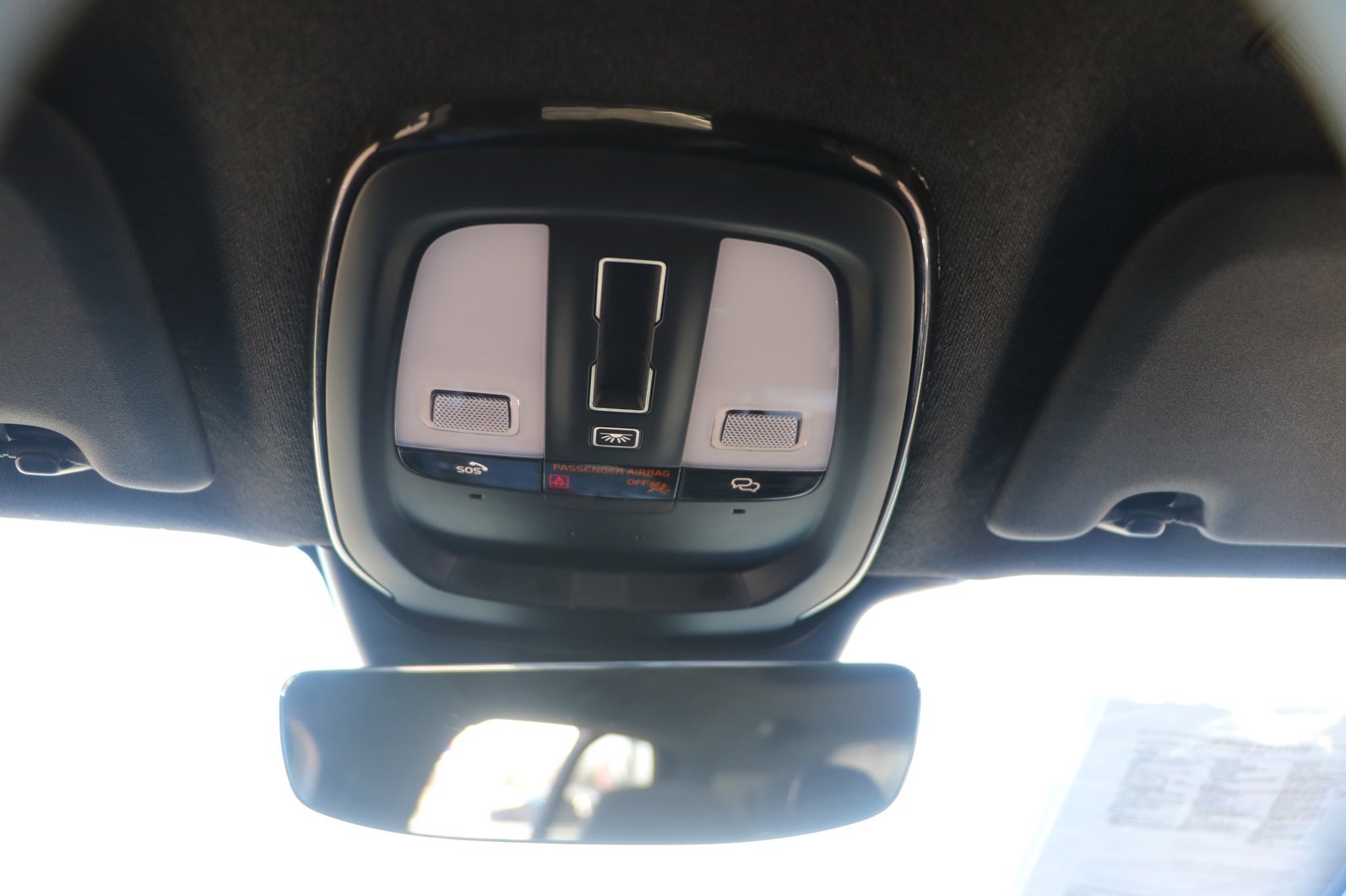 Used 2024 Volvo XC40 B5 Core image 25