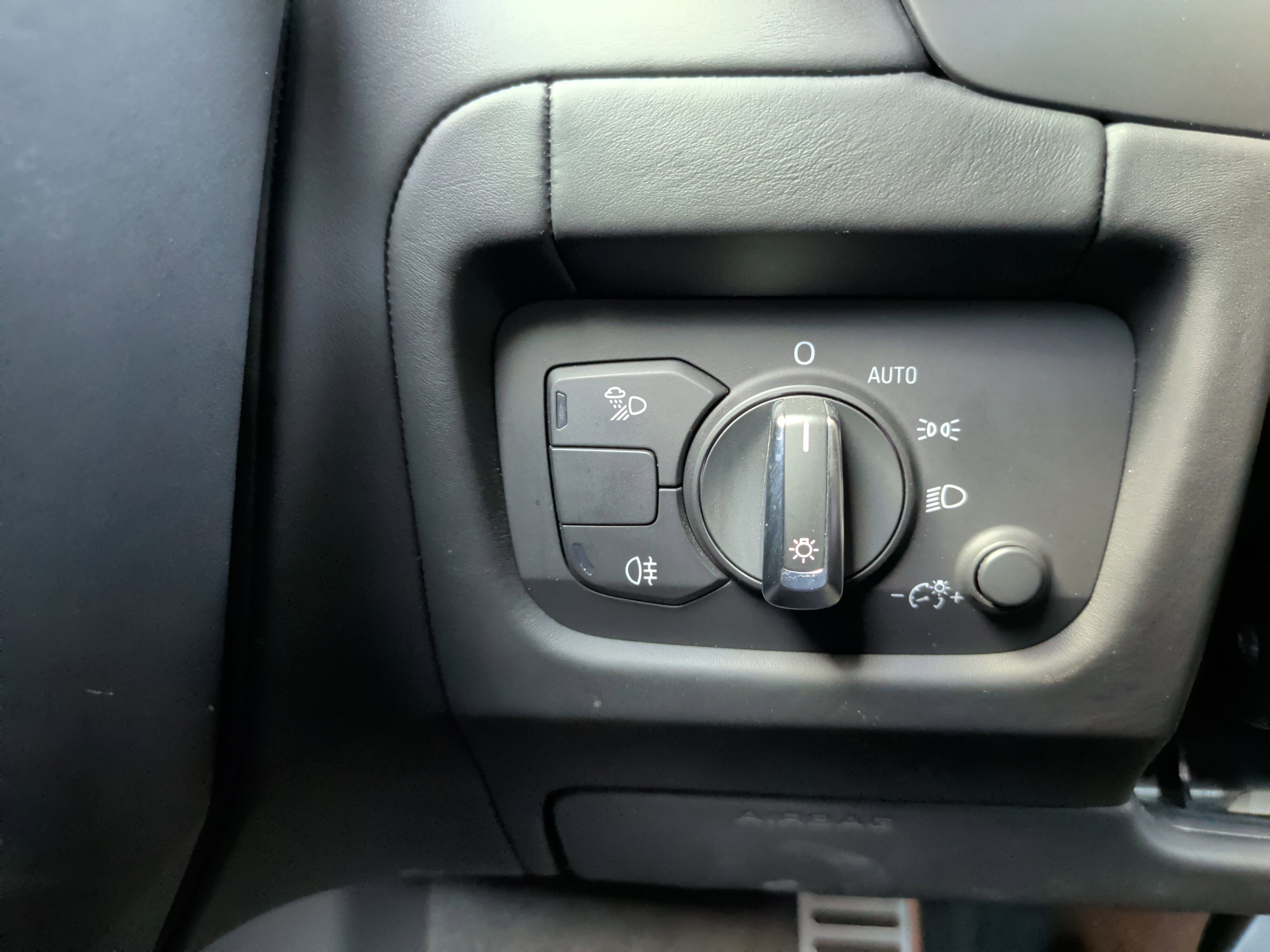 Used 2022 Audi R8 V10 w/ Premium Package image 23