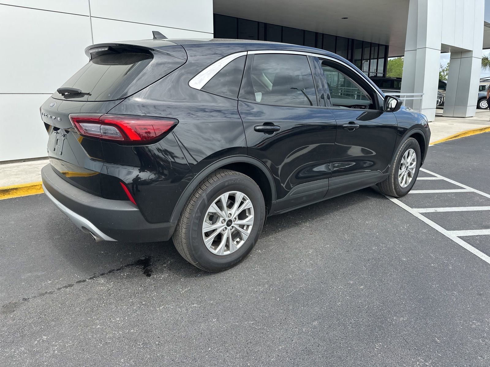 Used 2024 Ford Escape Active w/ Cold Weather Package image 3