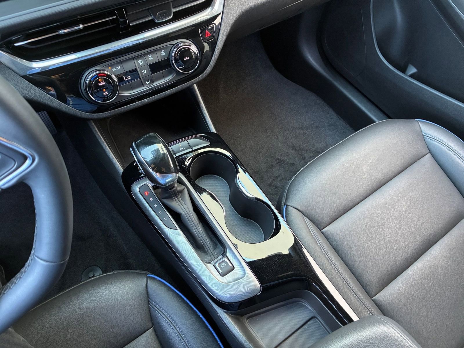 Used 2025 Buick Envista Sport Touring image 40