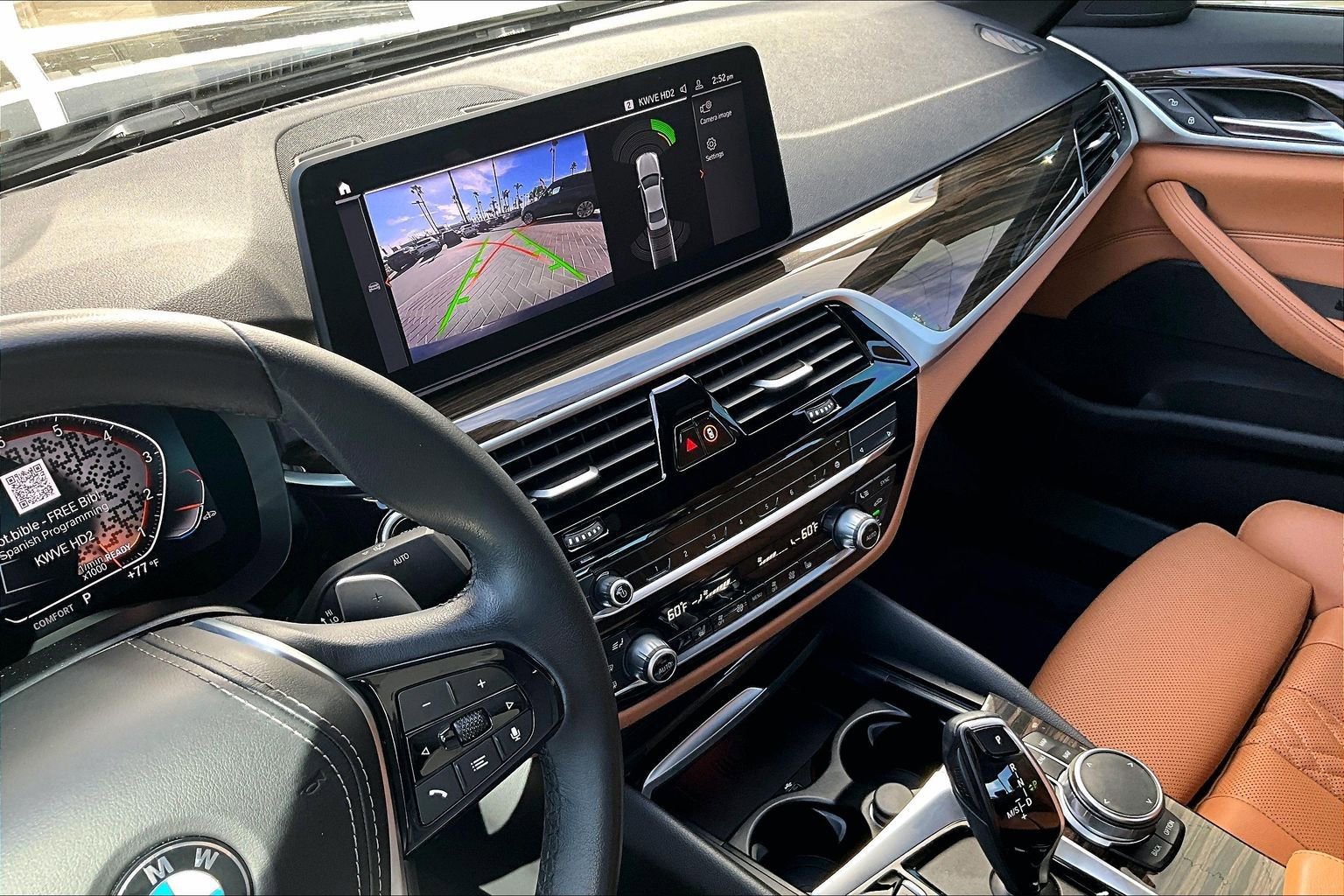 Used 2023 BMW 530i w/ Convenience Package image 32