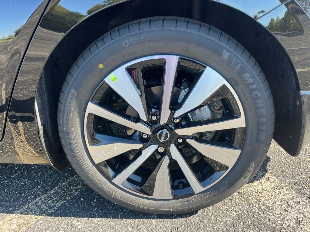 New 2025 Nissan Sentra SV w/ SV Premium Package image 10