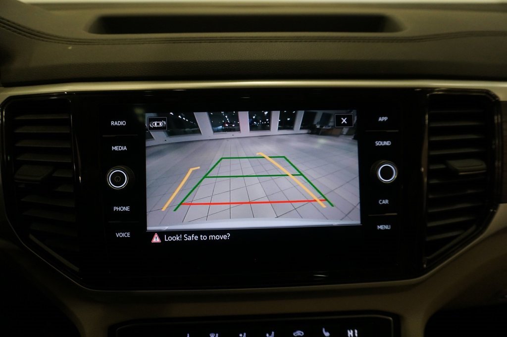 Used 2022 Volkswagen Atlas SE w/ Panoramic Sunroof Package image 18