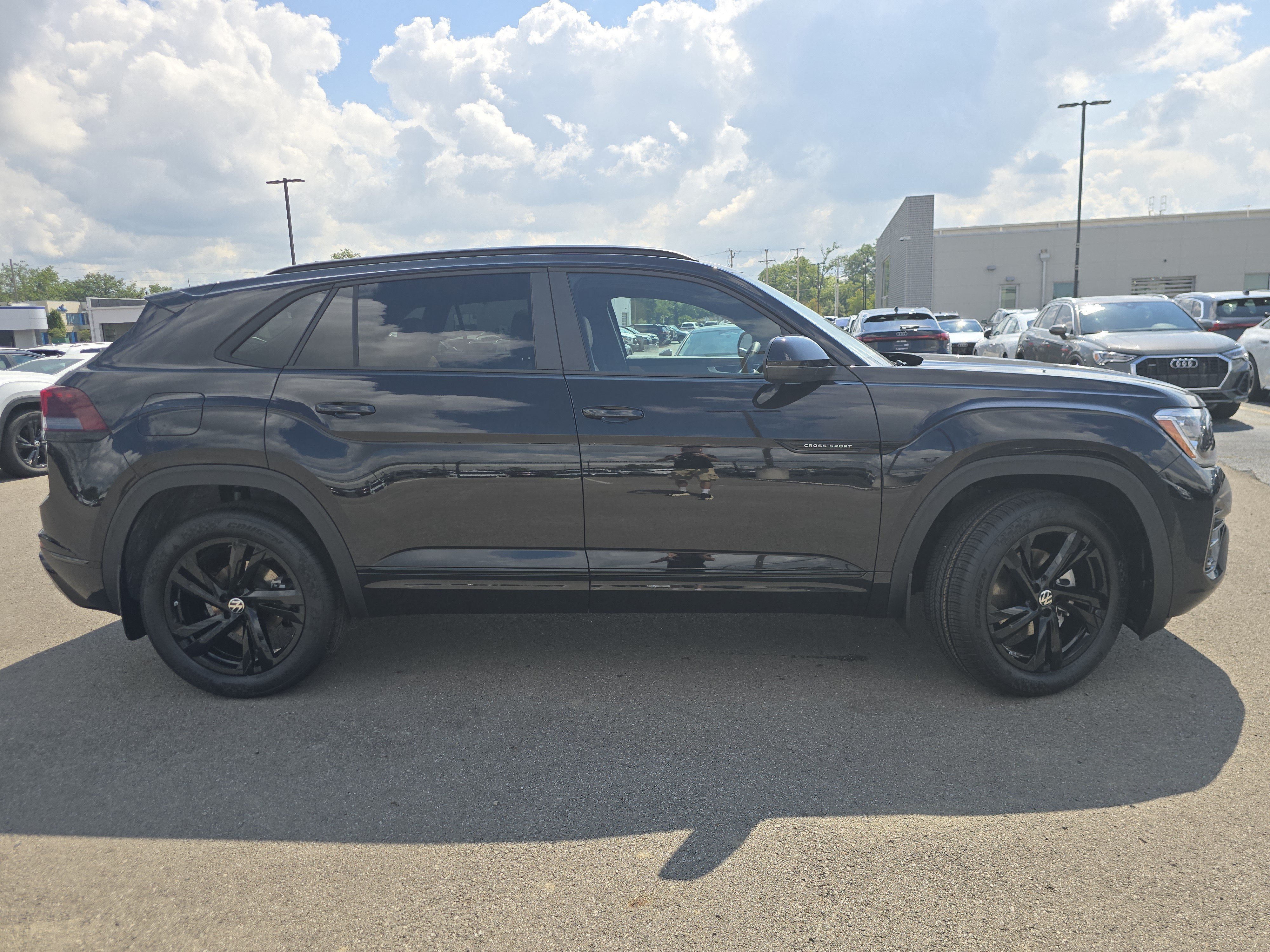 New 2026 Volkswagen Atlas Cross Sport SEL R-Line AWD/4WD image 8