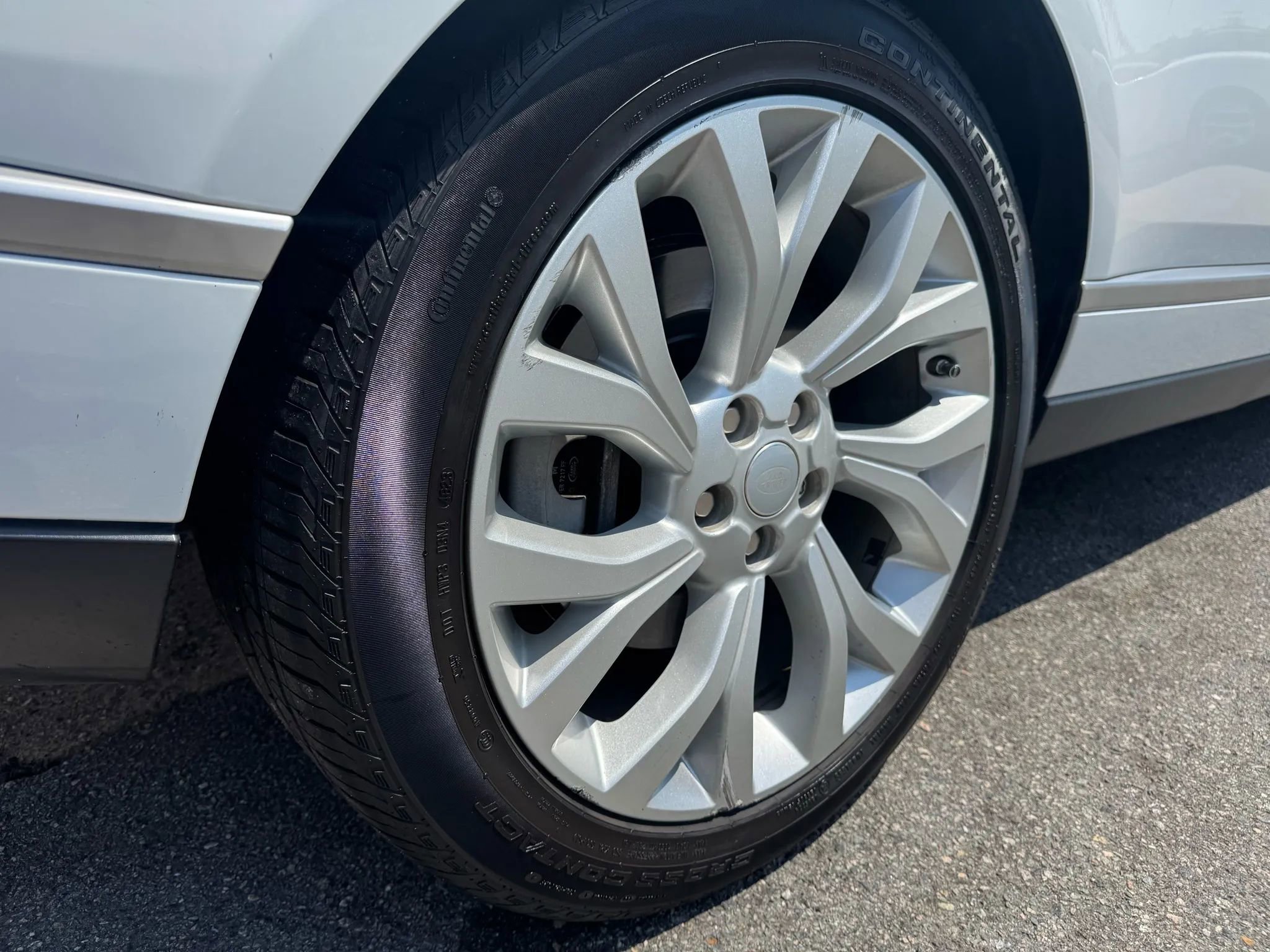 Used 2019 Land Rover Range Rover HSE image 30