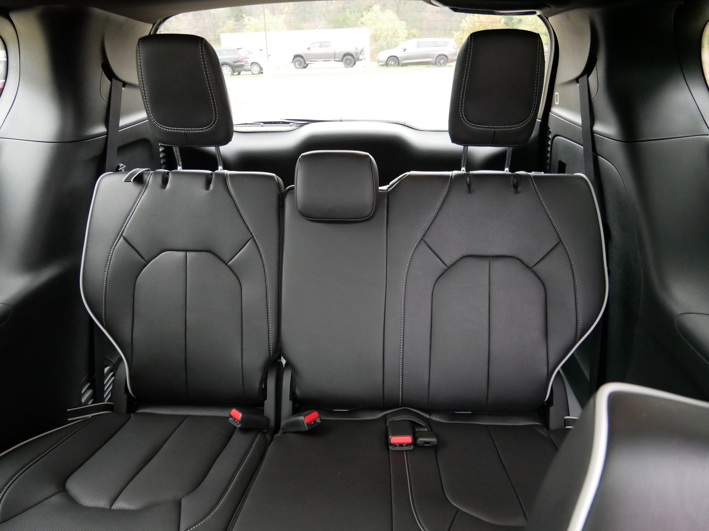 New 2026 Chrysler Pacifica Limited w/ S Appearance Package image 8
