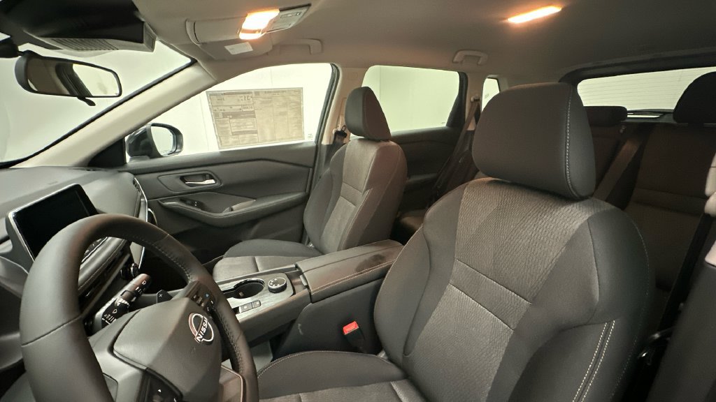 New 2026 Nissan Rogue SV AWD/4WD image 9