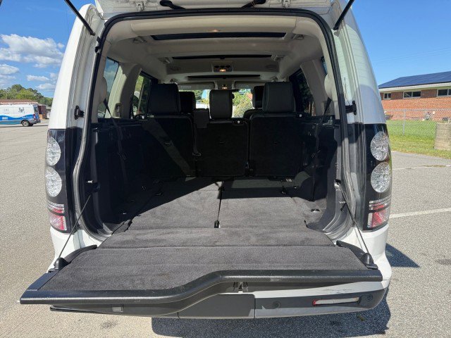 Used 2016 Land Rover LR4 HSE AWD/4WD image 20