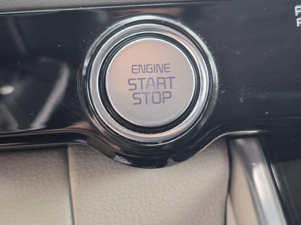 Certified 2024 Kia Carnival EX FWD image 24