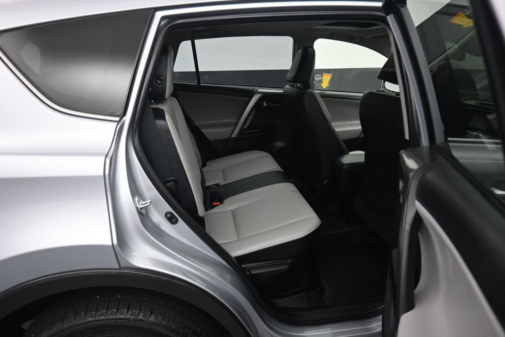 Used 2018 Toyota RAV4 Limited AWD/4WD image 39