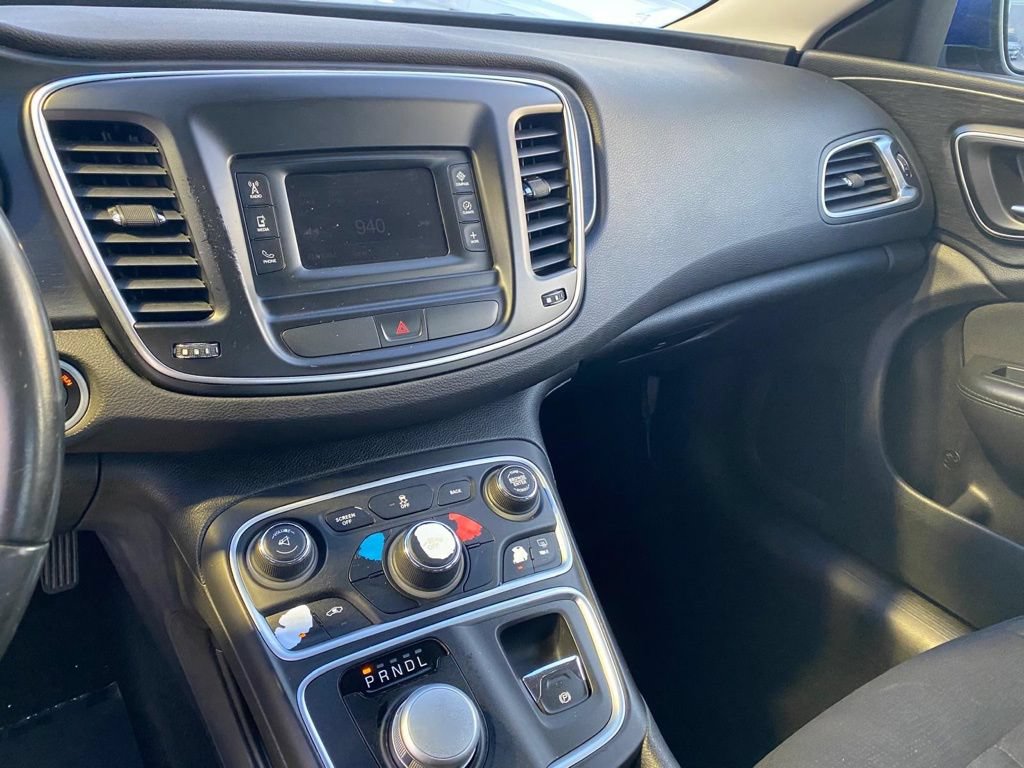 Used 2015 Chrysler 200 Limited w/ Convenience Group FWD image 2