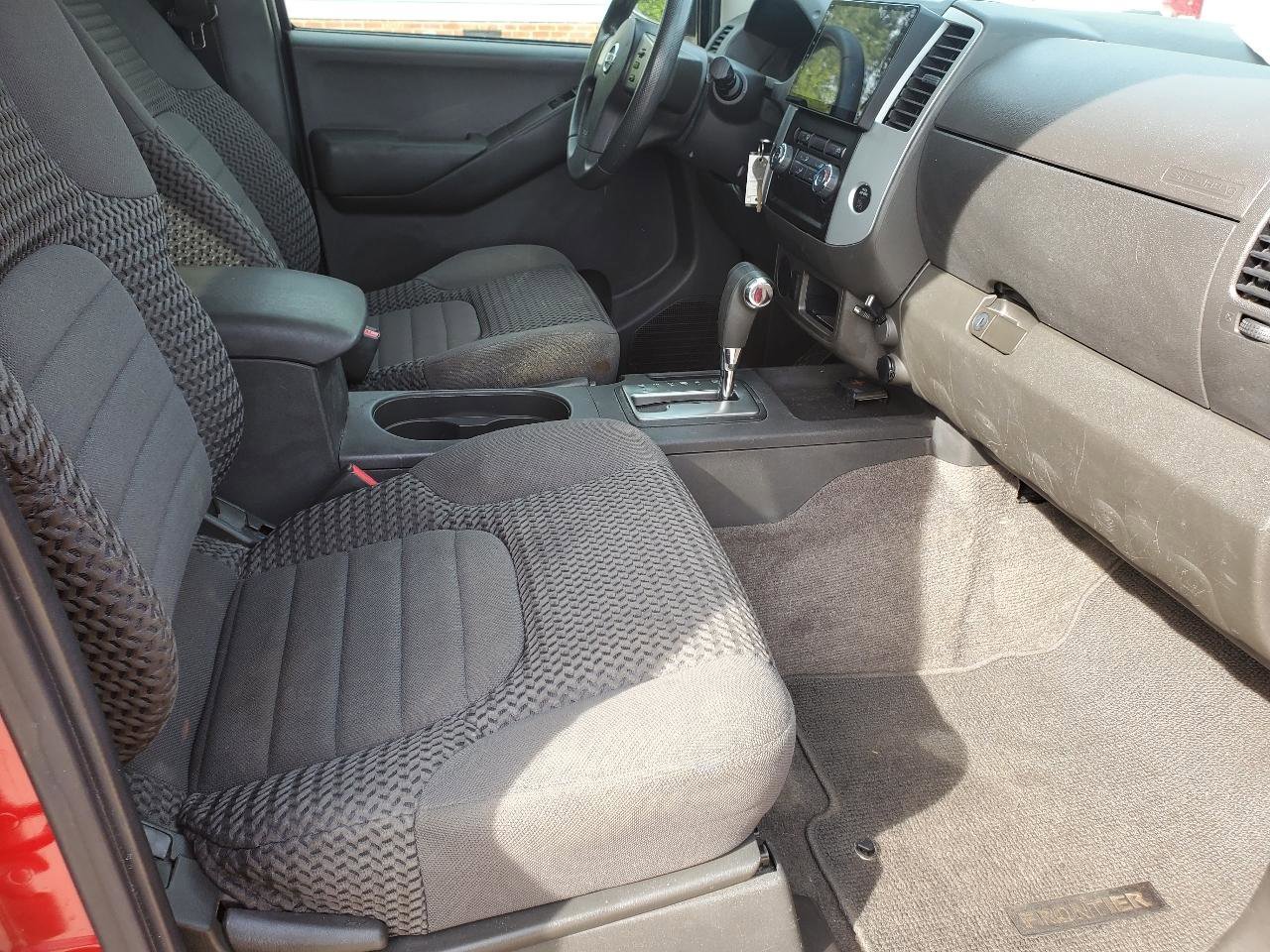 Used 2009 Nissan Frontier SE w/ SE Value Truck Pkg image 7