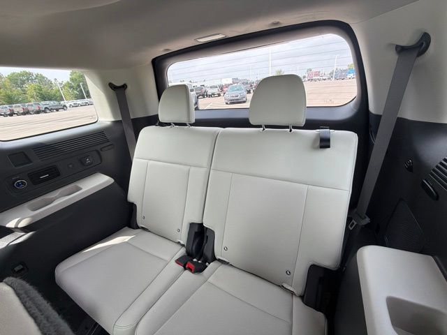 Used 2024 Hyundai Santa Fe Calligraphy AWD/4WD image 17